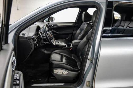 Silver Metallic 2017 Porsche Macan S