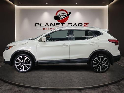 White 2018 Nissan Rogue Sport SL