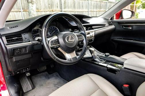 2016 Lexus ES 350 Base