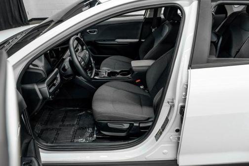 Snow White Pearl 2025 Kia K4
