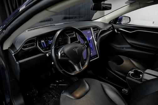 2015 Tesla Model S 70D