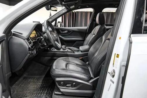 Glacier White Metallic 2019 Audi Q7 55 Premium Plus