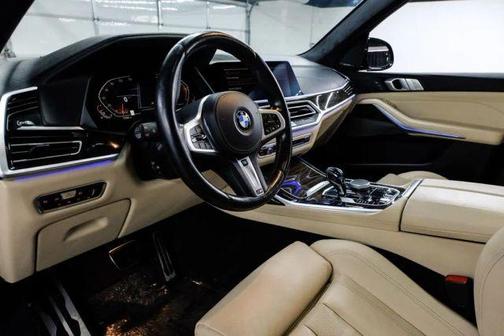 Carbon Black Metallic 2021 BMW X7 xDrive40i