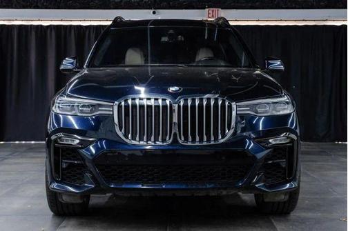 Carbon Black Metallic 2021 BMW X7 xDrive40i