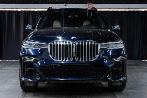 Carbon Black Metallic 2021 BMW X7 xDrive40i