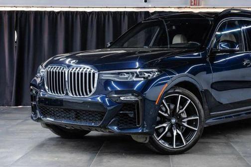 Carbon Black Metallic 2021 BMW X7 xDrive40i