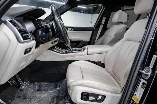 Carbon Black Metallic 2022 BMW X5 M50i