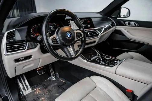 2022 BMW X5 M50i