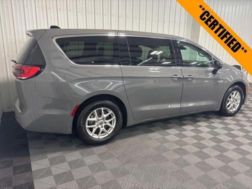 Ceramic Gray Clearcoat 2023 Chrysler Pacifica Touring-L