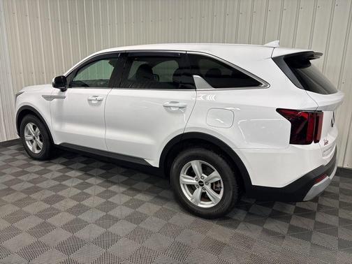 2025 Kia Sorento LX