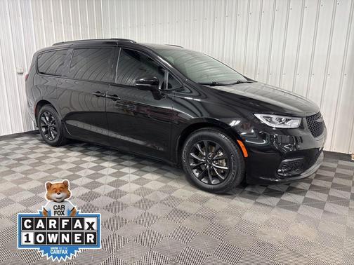 2021 Chrysler Pacifica Touring-L