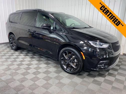 2021 Chrysler Pacifica Touring-L