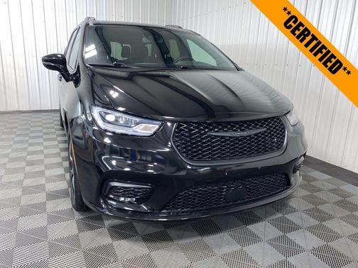 2021 Chrysler Pacifica Touring-L