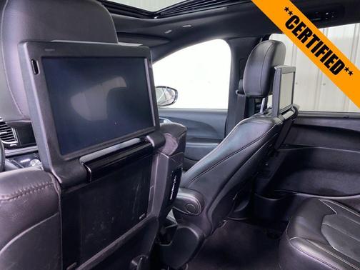2021 Chrysler Pacifica Touring-L