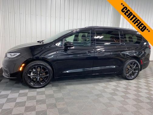2021 Chrysler Pacifica Touring-L