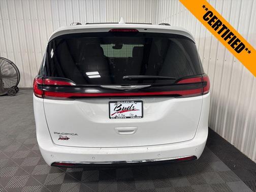 2022 Chrysler Pacifica Touring-L