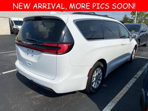 2022 Chrysler Pacifica Touring-L