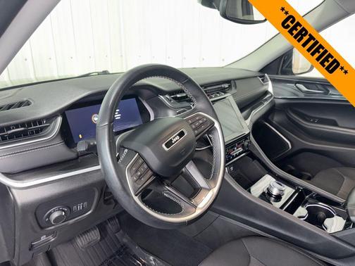 2022 Jeep Grand Cherokee L Laredo