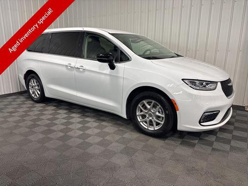 Bright White Clearcoat 2024 Chrysler Pacifica Touring-L