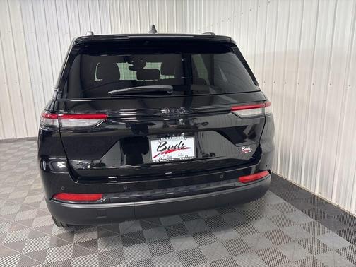 2022 Jeep Grand Cherokee Altitude