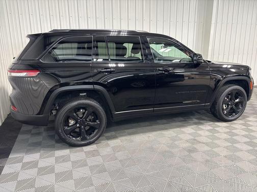 2022 Jeep Grand Cherokee Altitude