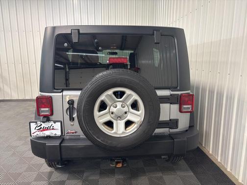 Billet Silver Metallic Clearcoat 2016 Jeep Wrangler Unlimited Sport