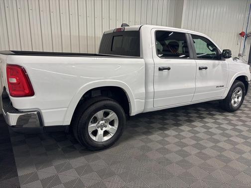 Bright White Clearcoat 2025 RAM 1500 Big Horn/Lone Star