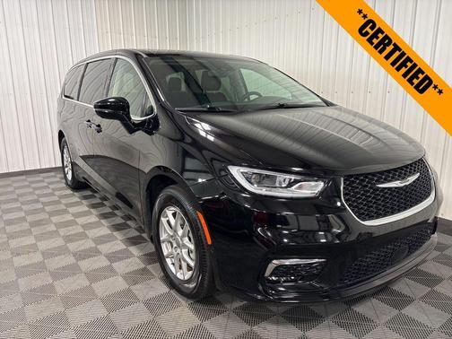 2024 Chrysler Pacifica Touring-L