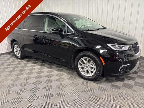 2024 Chrysler Pacifica Touring-L