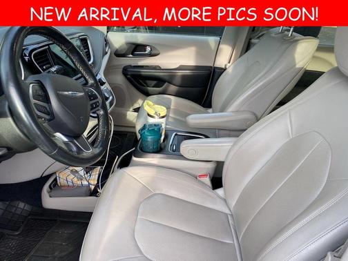 2021 Chrysler Pacifica Touring-L