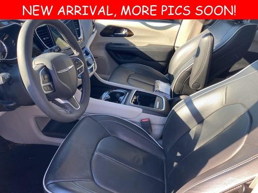 2022 Chrysler Pacifica Hybrid Limited