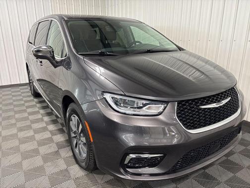 2022 Chrysler Pacifica Hybrid Limited