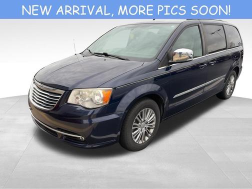 2014 Chrysler Town & Country Touring-L