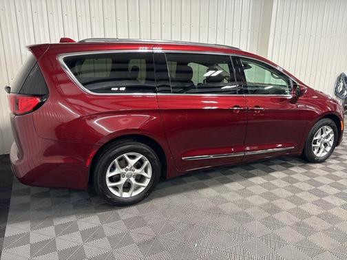 2020 Chrysler Pacifica Touring-L Plus