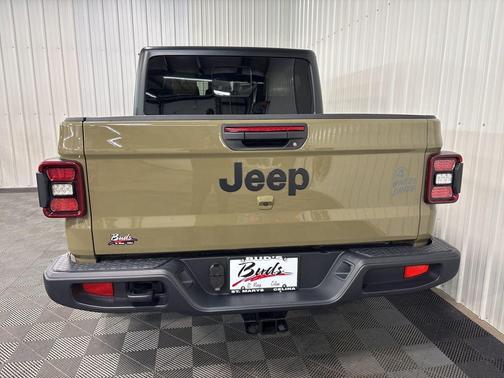 2026 Jeep Gladiator Sport