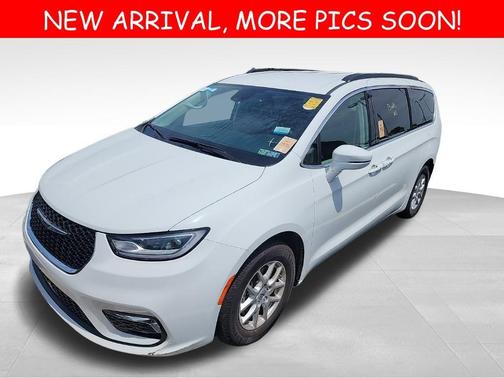 2022 Chrysler Pacifica Touring-L