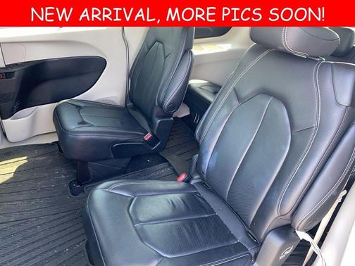 2022 Chrysler Pacifica Touring-L