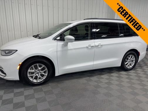 2022 Chrysler Pacifica Touring-L