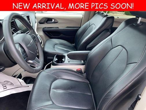 2022 Chrysler Pacifica Touring-L
