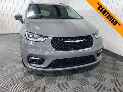 2022 Chrysler Pacifica Touring-L