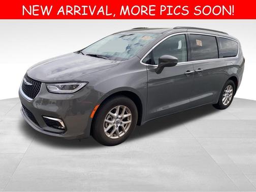 2022 Chrysler Pacifica Touring-L