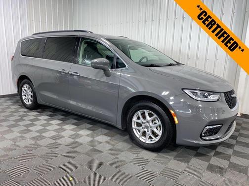 2022 Chrysler Pacifica Touring-L