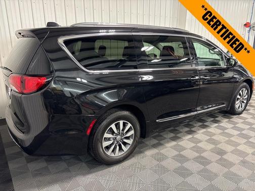 2020 Chrysler Pacifica Touring-L Plus