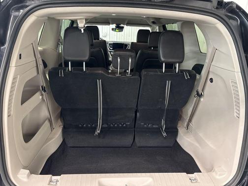 2024 Chrysler Pacifica Touring-L