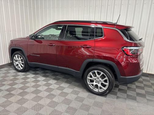 Velvet Red Pearlcoat 2022 Jeep Compass Latitude Lux