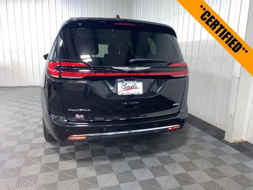 2021 Chrysler Pacifica Touring-L
