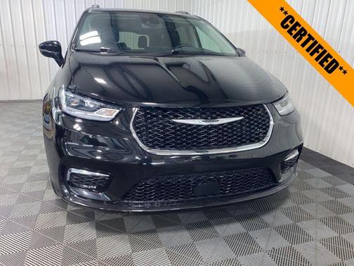 2021 Chrysler Pacifica Touring-L