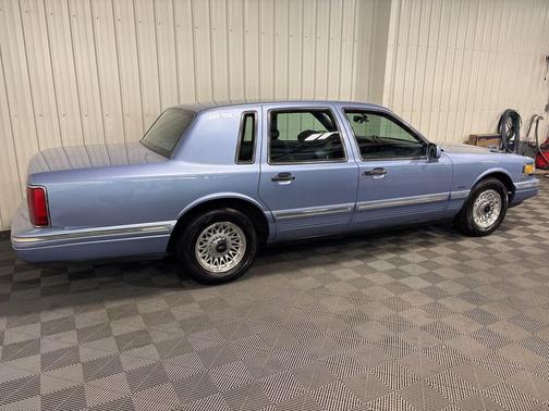 1995 Lincoln Town Car Executive