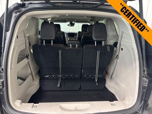 2023 Chrysler Pacifica Touring-L