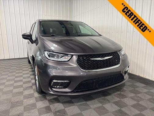 2023 Chrysler Pacifica Touring-L